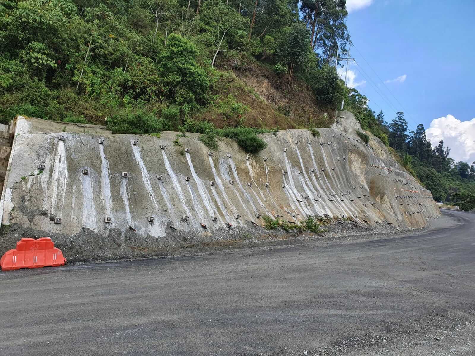 Estabilización de talud en carretera